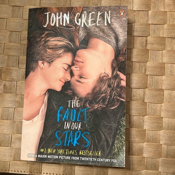 The Fault in our Stars by John Green - Picture 1 of 2